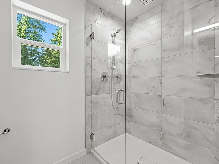 2544 NE 143rd St #B — Photo 12