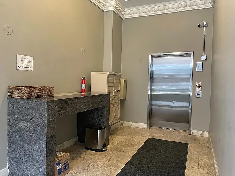 1107 W Lawrence Ave #207 — Photo 14