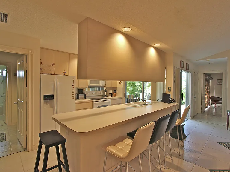 10201 Chapman Oak Ct — Photo 7