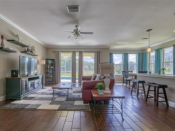 5th image of 4026 Windcrest Dr