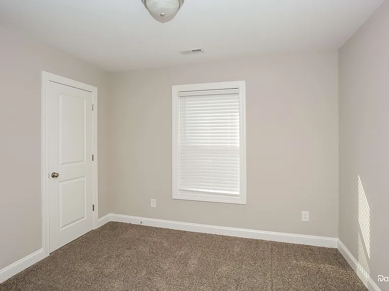 220 Arey Ave — Photo 9