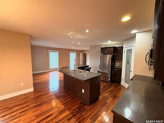 5th image of 725 Centre Street