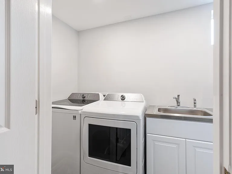 7313 Torran Rocks Way — Photo 9
