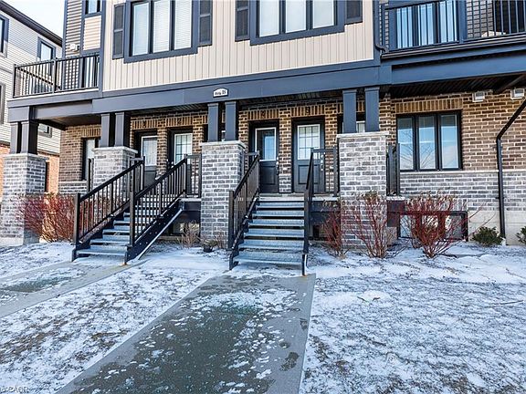 2nd image of 160 Rochefort St #B4