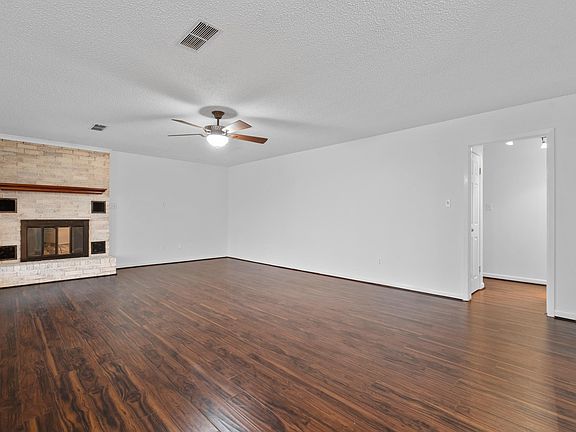 2nd image of 2511 Southgate Dr