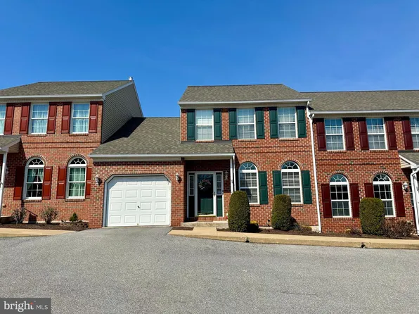 2 Fallowfield Cir, Shillington, PA 19607