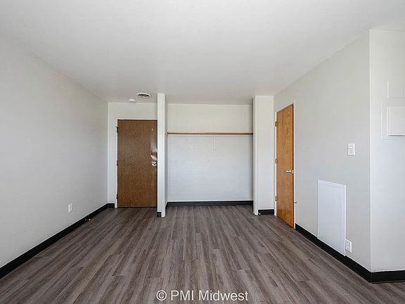 5th image of 2215 E 56th St #11db28085