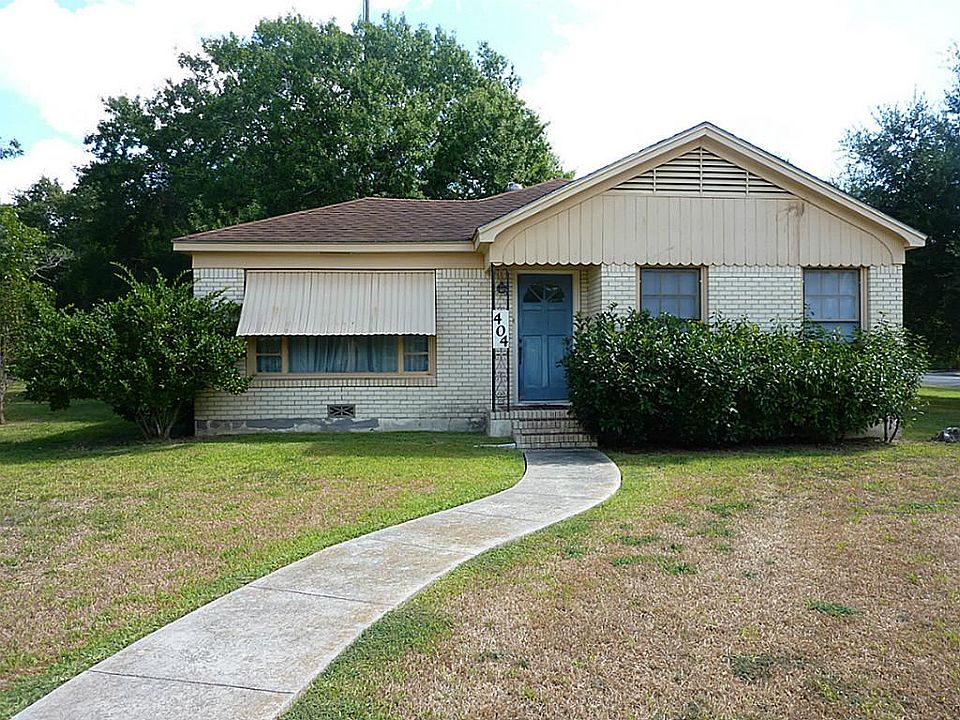 1st image of 404 McNair St