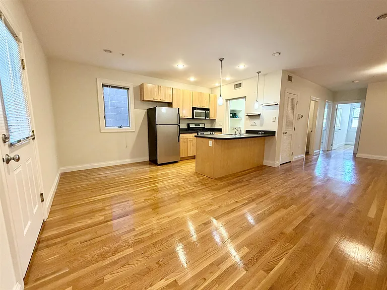 1110 Massachusetts Ave #2 — Photo 15