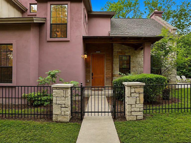 2309 Kinney Rd — Photo 2