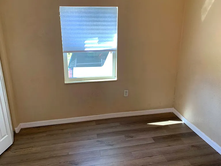 607 Whitehurst St — Photo 5