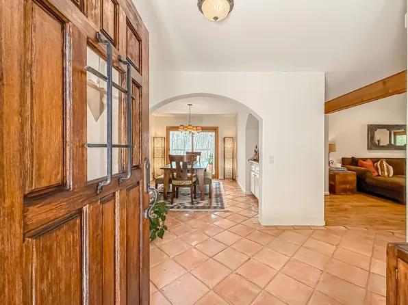 2350 Leeward Cir, Westlake Village, CA 91361