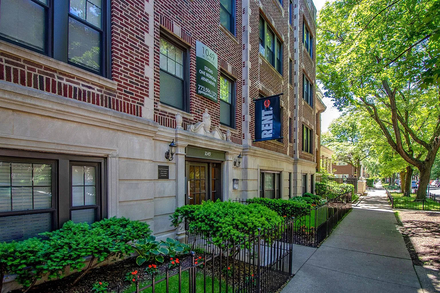 1049 W. Oakdale — Photo 1
