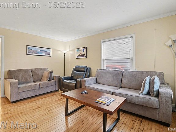 5th image of 21945 Cyman Ave
