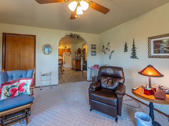 3rd image of 9 River Bend Ln