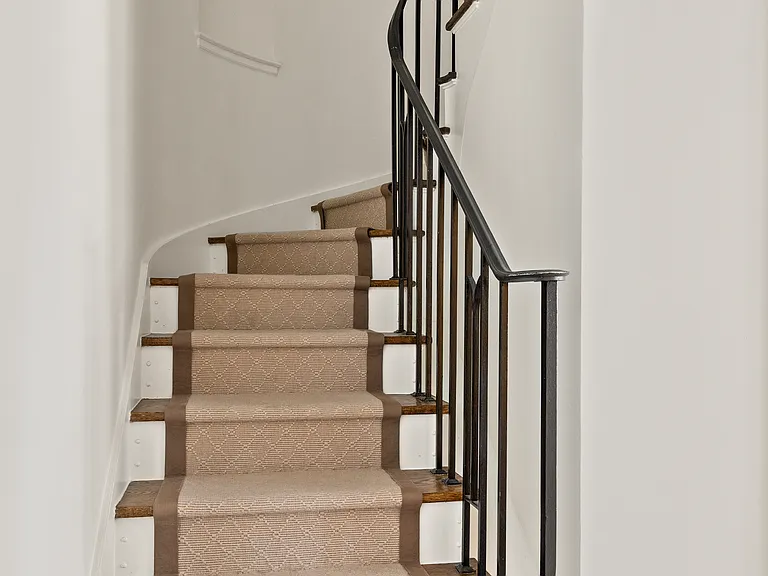 530 Park Ave #18C — Photo 7