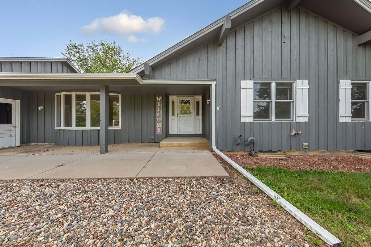 4 bed, 3.5 bath, 3014 sqft, $3,000 — Photo 3