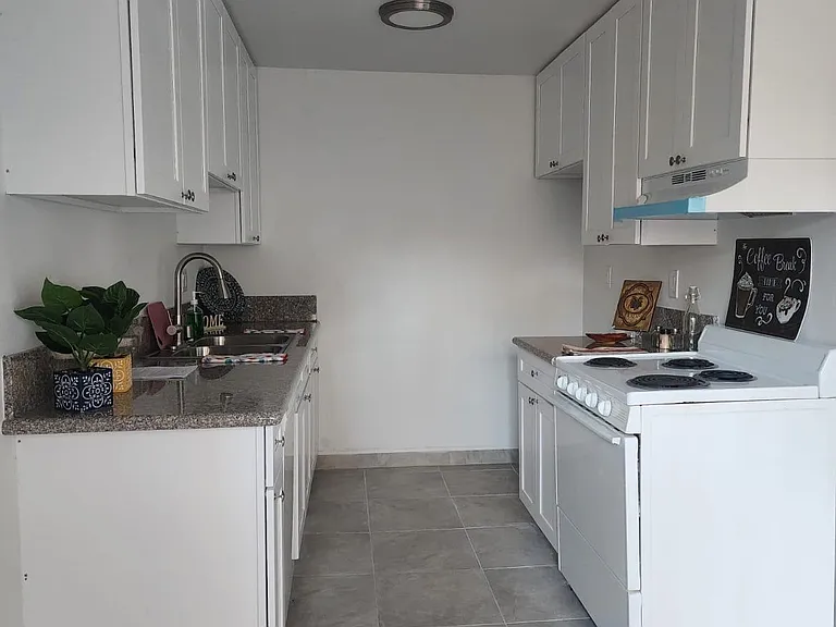8530 Cedros Ave #11 — Photo 3