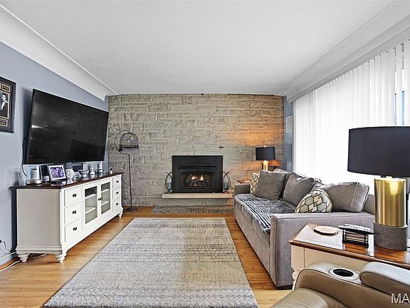 4th image of 209 Southgate Dr