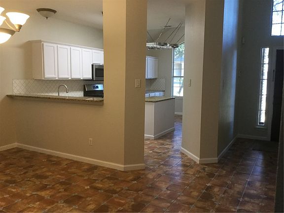 4th image of 5711 Pecanwood Ln
