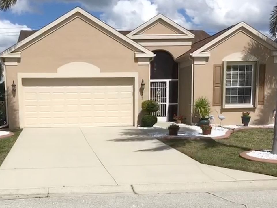 1st image of 527 Wexford Dr