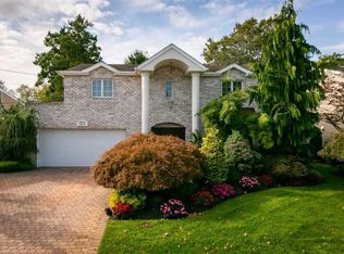 2994 Cheryl Rd, Merrick, NY 11566