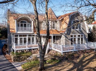 676 Longwood Ave, Glencoe, IL 60022