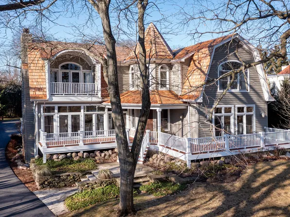 676 Longwood Ave, Glencoe, IL 60022