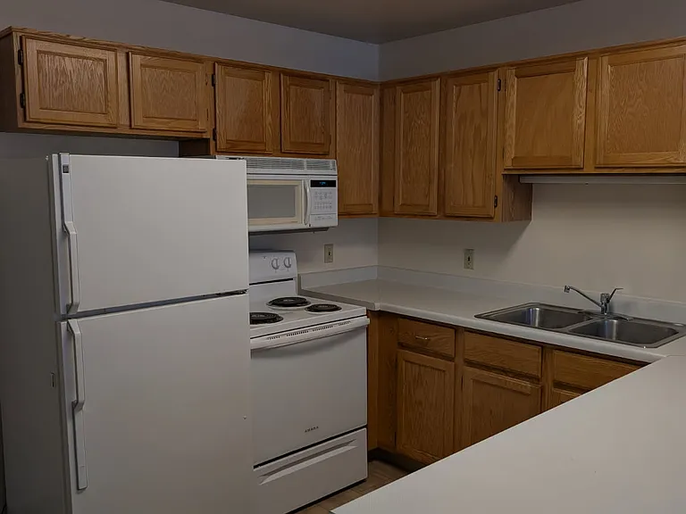164 Pioneer Ave #104 — Photo 4