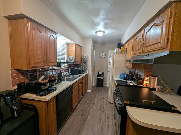 3rd image of 1309 Glenville Dr