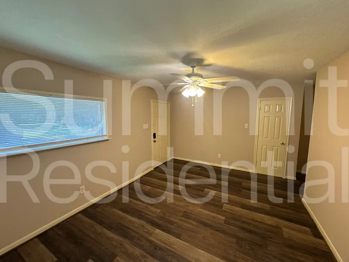 4445 Bell St #B — Photo 4
