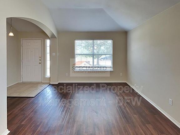 3rd image of 7007 Meadow Bend Dr