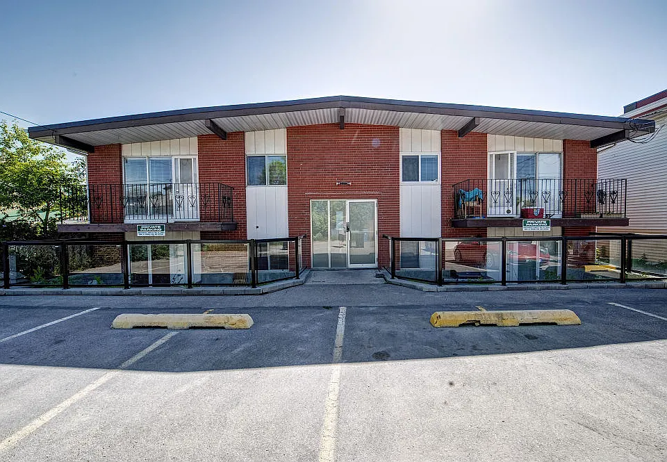 3409 Centre St N #6