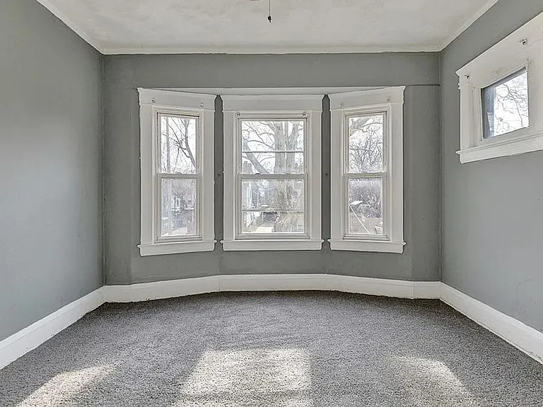 9901 Yale Ave — Photo 13
