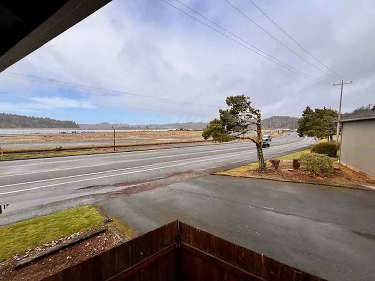 77287 Highway 101 — Photo 20