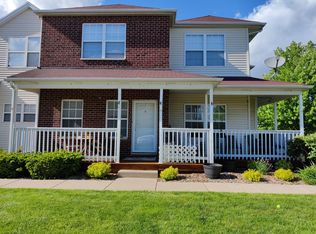 102 Louie Ln Unit B, Hampshire, IL 60140