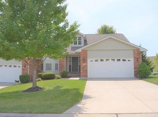 2911 Mac Arthur Dr, Saint Charles, MO 63301