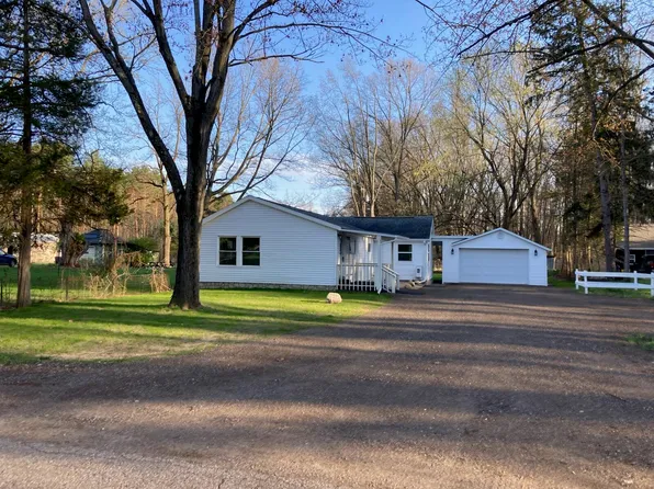 33291 56th Ave, Paw Paw, MI 49079