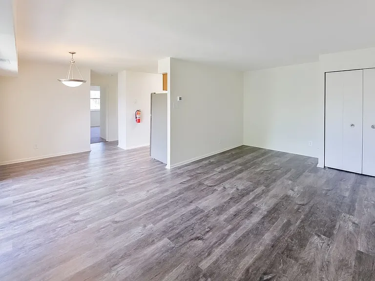 Chesterfield Apartment Homes — Photo 8