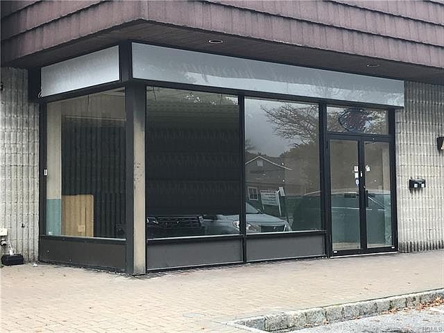 2nd image of 3633 Hill Blvd