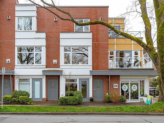 2nd image of 60 Dallas Rd #6