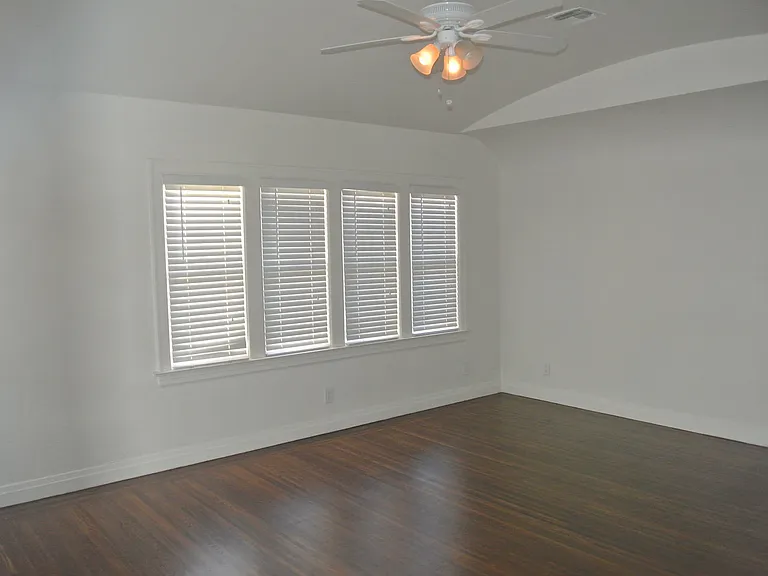 1341 Maple St — Photo 6