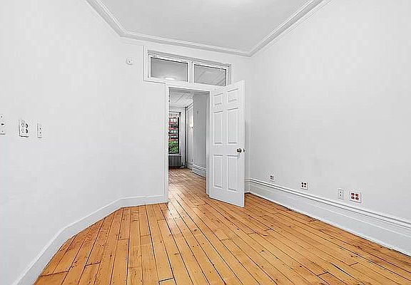 4th image of 1664 3rd Ave APT 4S