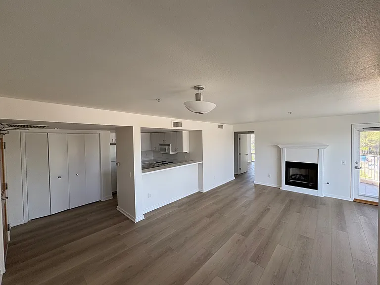 3004 6th Ave #7 — Photo 5