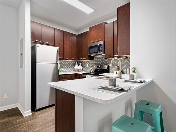 5th image of 8800 Hollow Creek Cir #8611-103