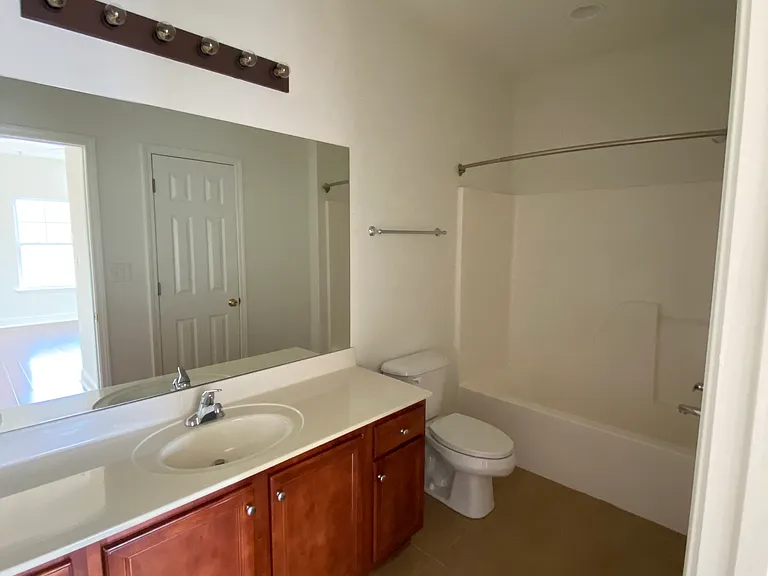 3425 Town Creek Cir — Photo 3