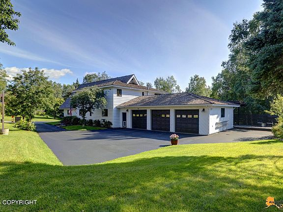 2nd image of 2121 Belmont Dr