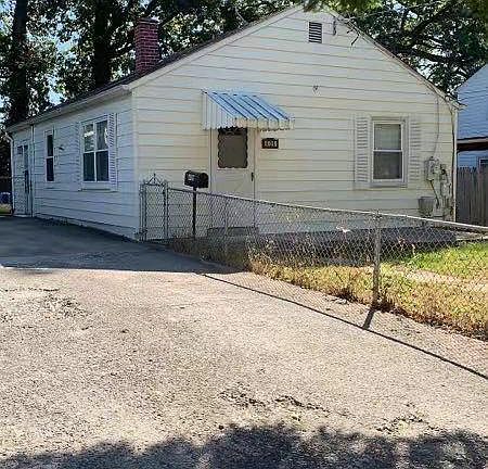 2nd image of 409 N Horners Ln