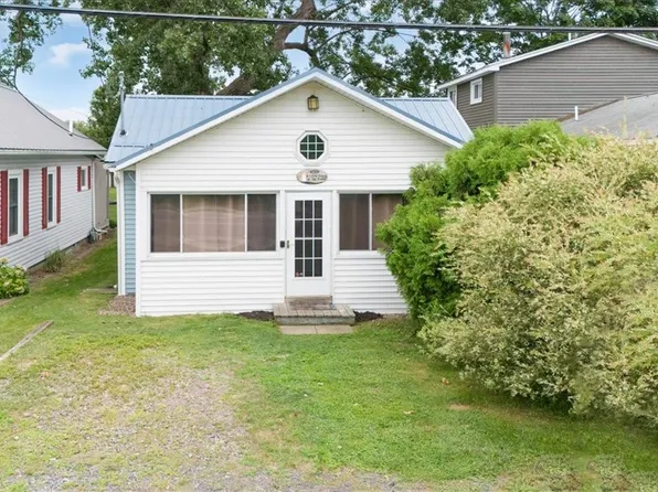 8486 Wickham Blvd, Sodus Pt, NY 14555