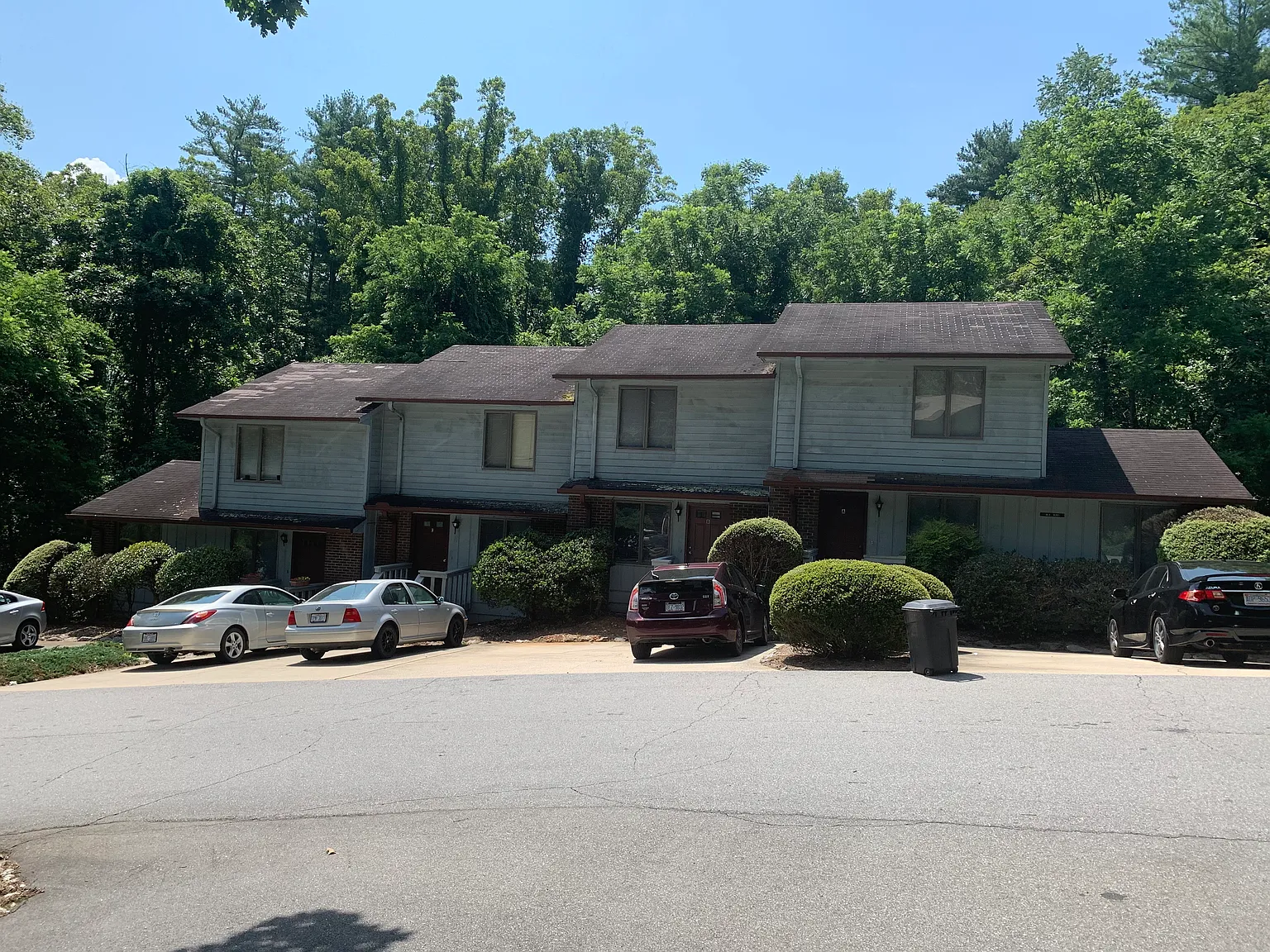 3 bed, $1,600 — Photo 1